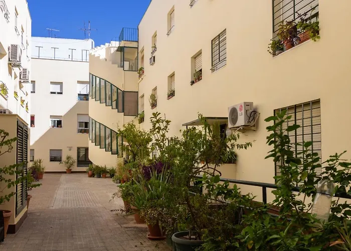 Colours Apartment And Garage Historical Center 4 Pax