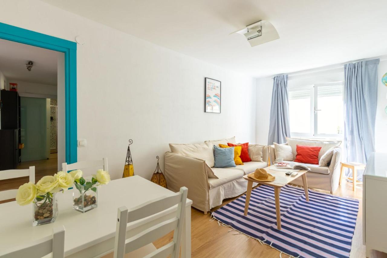 Colours And Garage Historical Center 4 Pax Apartament *